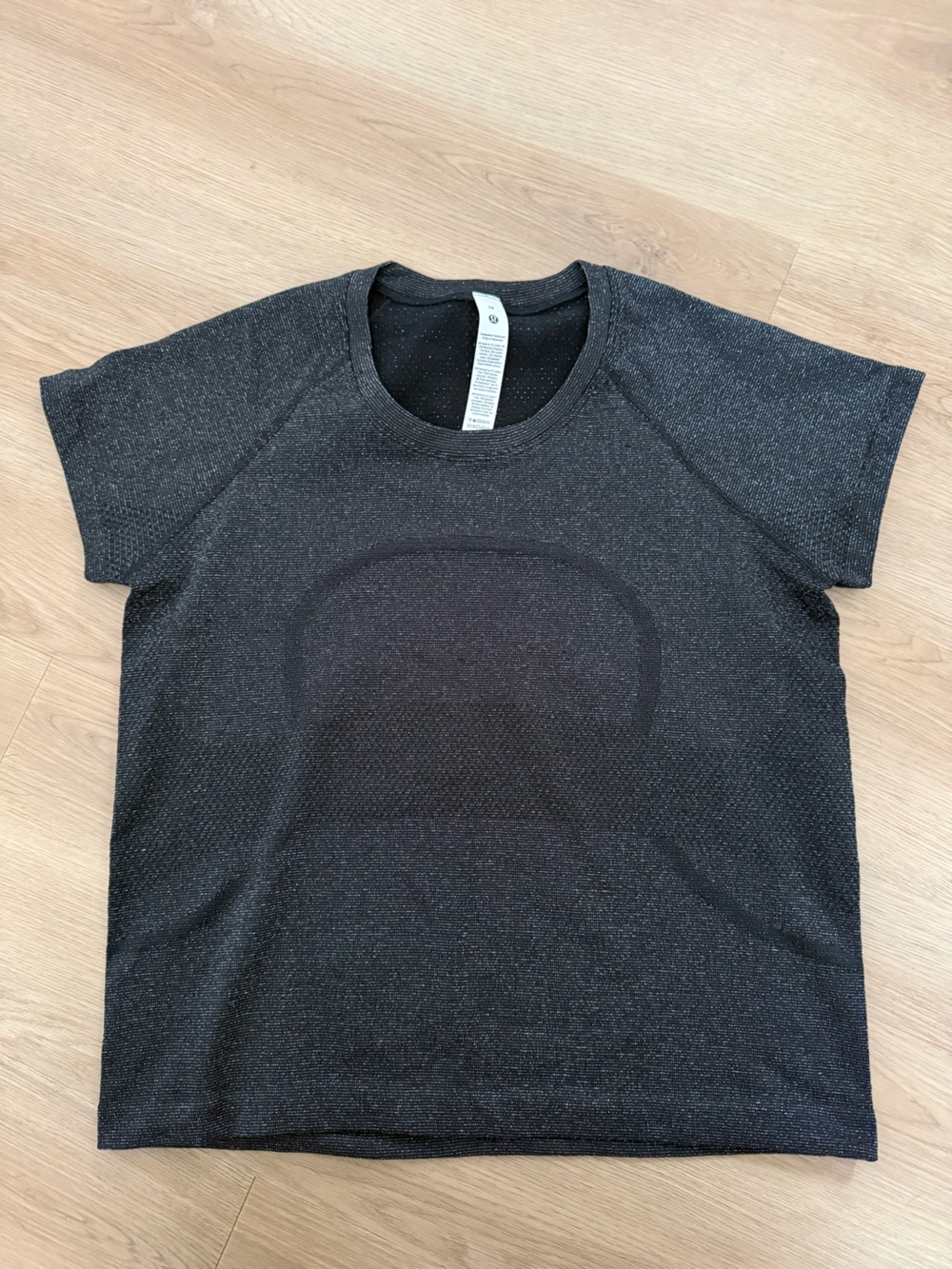 Lululemon sparkly black swiftly t shirt size 10